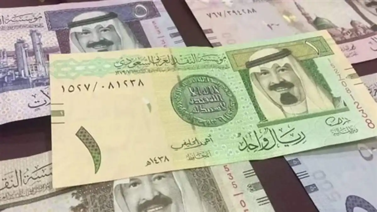 بعد موجه هبوط كبيرة في الاسعار.. بنك تجاري كبير في عدن يحدد سعر الريال اليمني امام السعودي