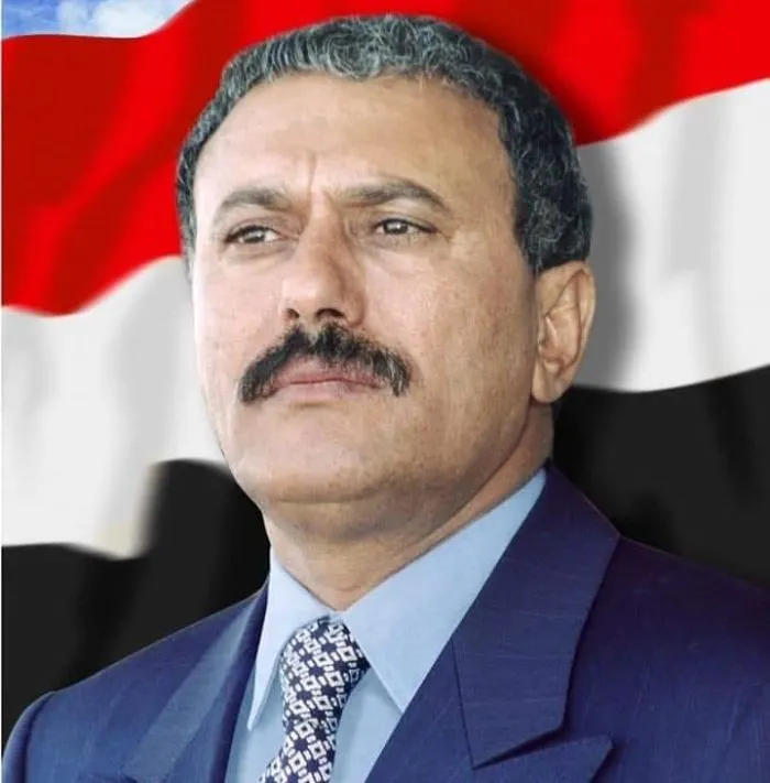 اعتقال طفل من قبل الحوثيين بسبب وضعه صورة الرئيس الاسبق علي عبدالله صالح كحالة في الواتساب