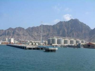 ميناء الحاويات تقع بيد قطر:سفير الدوحة يصل عدن سراً لتوقيع العقد