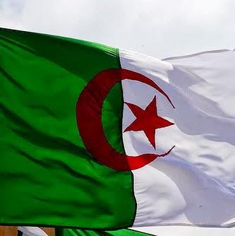 "مكسيكي" يقفل بنطال صديقته بـ"الأوصاد" للحفاظ على عِفَّتها