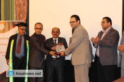 الجامعة الأمريكية تمنح رجل الاعمال يوسف عبد الودود الدكتوراه الفخرية