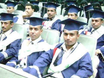 كلية الشفاء للعلوم الطبية بالحديدة تحتفي بتخرج عدد من طلابها المتميزين  