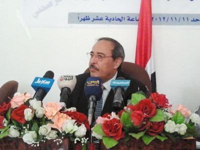 كشف عن 17 مليون و 525 ألف دولار خسائر أولية للمغتربين جراء إعصار ساندي..  الوزير القهالي  : العام القادم سيشهد نقلة نوعية في الخدمات المقدمة للمغتربين اليمنيين