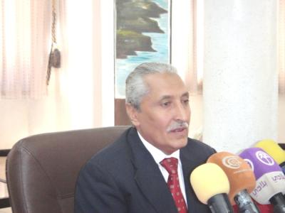 شدد على ضرورة تعاون الجميع مع الأجهزة الأمنية ..  الوزير قحطان يؤكد على أهمية هيكلة وزارة الداخلية وبناء هيكل تنظيمي قوي متوازن لتحقيق سيادة القانون