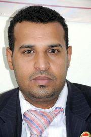 اليوم الأحمر لوكالة الأنباء على صفحات بيضاء...