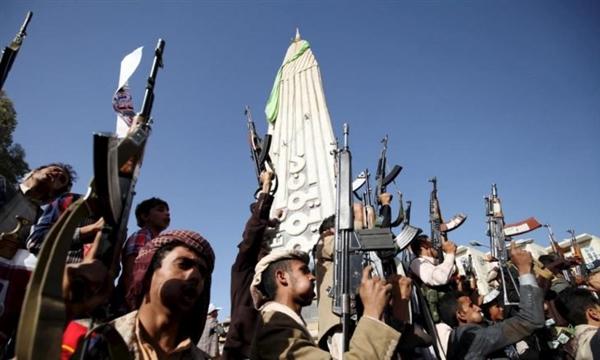 واشنطن بوست: الحوثيون أحكموا سيطرتهم بالتخويف.. وجواسيسهم في كل مكان