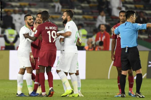 أحداث أثارت الجدل في مباراة السعودية وقطر.. والتي انتهت بفوز الاخيرة بهدفين نظيفين