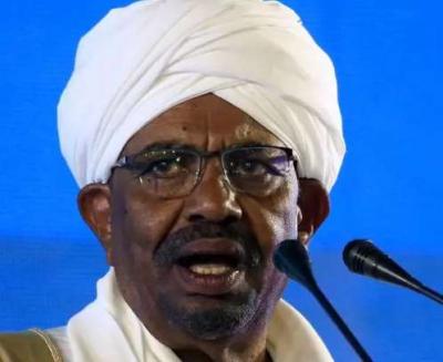 البشير: مخربين من أعداء الوطن استغلوا التظاهرات والوصول للسطة لا يكون إلا عبر صناديق الاقتراع