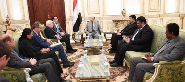 الرئيس هادي يوبخ غريفيت ويحذره (صورة)