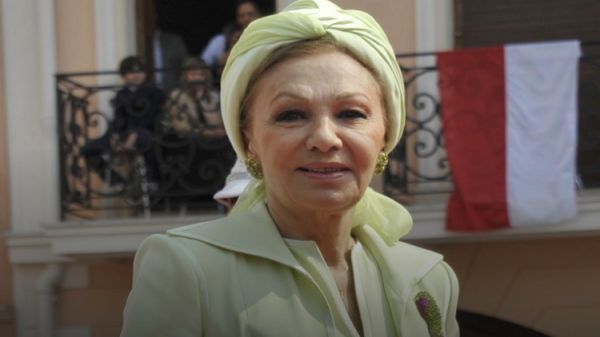 أرملة شاه إيران تكشف الحقيقة: أمريكا والغرب دعما الخميني وأوصلاه للسلطة