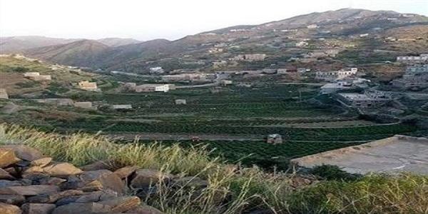 الحوثيون يقصفون قرى حجور وطيران التحالف يستهدف تعزيزاتهم بالعبسية