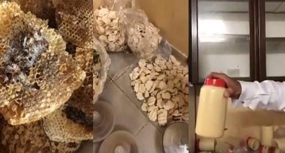 السعودية.. ضبط مصنع يحول زيت السيارات إلى عسل ويصدره للدول العربية (فيديو)