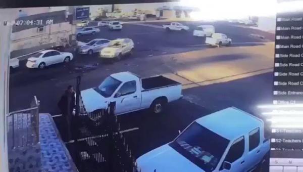 كاميرا تصوير تكشف ماذا حدث في أحد شوارع الرياض .. شاهد