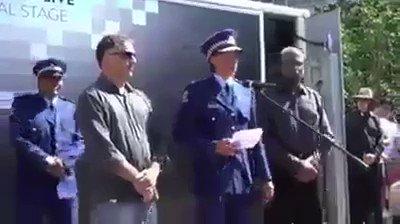 قائدة شرطة نيوزلندا استفتحت حديثها بالبسملة والصلاة والسلام على رسول الله وتضامنت مع اسر ضحايا الحادث الإرهابي (فيديو)