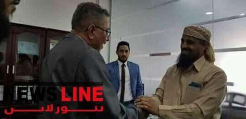 ظهور مفاجئ للقيادي السلفي «ابو العباس» في عدن ويلتقي هذه الشخصية !