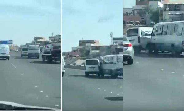 السعودية: الإطاحة بسائقين يقودان بتهور ويتصادمان على طريق الحرمين بجدة (فيديو)