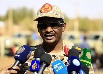 بالفيديو: قائد قوات الدعم السريع بالسودان يخرج عن صمته ويكشف كواليس عزل البشير