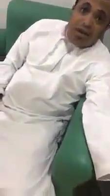 فيديو صادم لليمنيين.. لضابط عماني يهين مواطن يمني مقيم على أراضيها والسبب !
