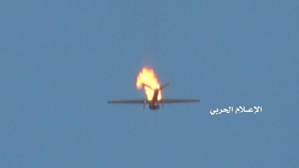 الحوثيون يعلنون إسقاط طائرة تابعة للتحالف في محافظة صعدة (صور من لحظة استهدافها الى سقوطها)