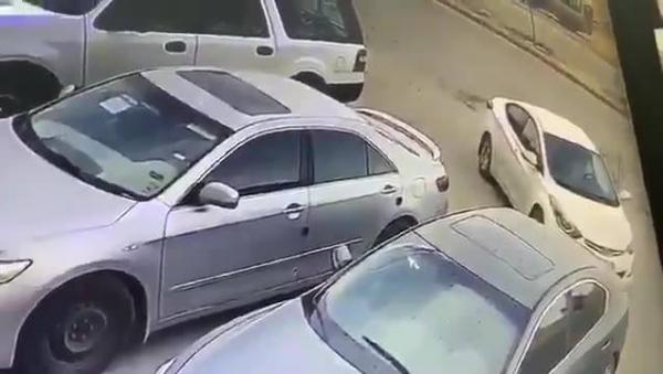 فيديو لحظة سرقة سيارة تركها صاحبها في وضع التشغيل بالرياض