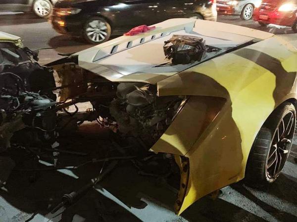 شاهد فيديو لامبورغيني سعرها 400 ألف دولار.. تنقسم نصفين بعد تصويرها بدقائق ونجاة قائدها بهذه الدولة العربية