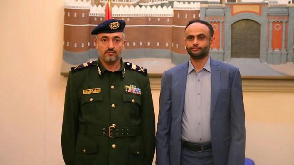 أول ظهور لحاكم صنعاء الفعلي عم عبدالملك الحوثي المعين وزيراً للداخلية (صورة)