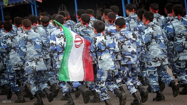 وزير إيراني يتحدث عن 14 مليون تلميذ جاهزون للقتال