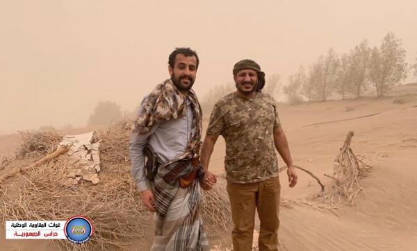 العميد طارق صالح يعلن استقباله في الساحل الغربي لقيادي كبير (صور)