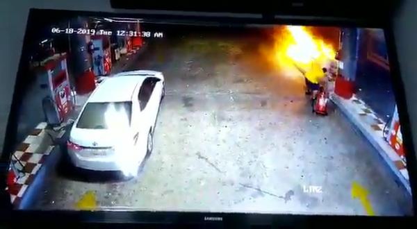 السعودية.. فيديو في موقف بطولي.. شاهد مواطن ينقذ محطة وقود من حريق كارثي بـ ينبع السعودية