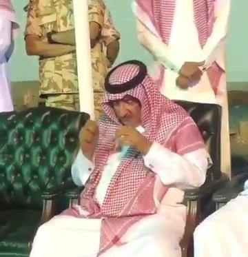 شاهد فيديو يظهر بكاء الأمير محمد بن نايف .. والسبب!