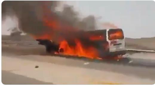 شاهد بالفيديو.. حادث مرعب في ذمار وحريق جميع ركاب الباص