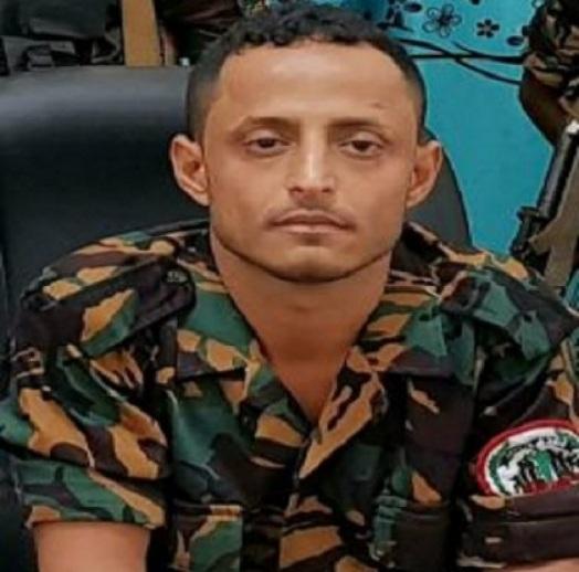 قائد بالحزام الأمني يحذر من المساس بأي محل او صاحب بسطة في كريتر