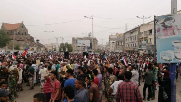 خارطة السيطرة على المعسكرات في عدن بين  قوات الانتقالي والشرعية