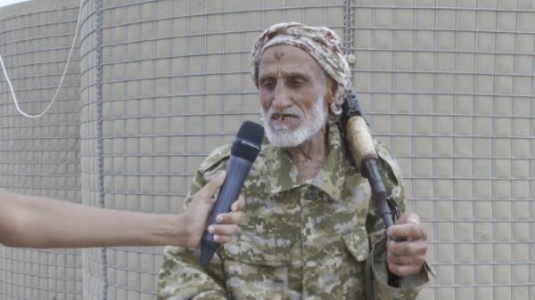 كبير في السين ينضم إلى حراس الجمهورية في جبهة الساحل الغربي لقتال الحوثيين (فيديو)
