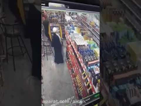 كاميرا مراقبة تفضح معمم  شيعي داخل سوبر ماركت بإيران (شاهد ماذا يفعل!)