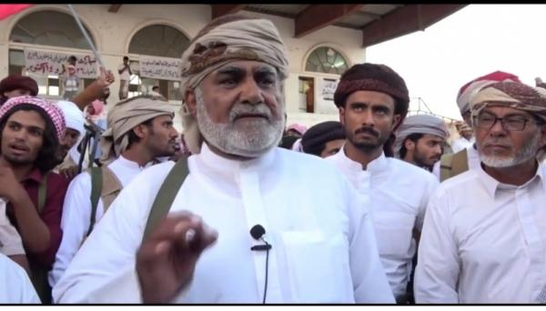 الشيخ الحريزي من محافظة مهرة: جاهزون لقتال المجلس الانتقالي إن فكر بالوصول إلى حدودنا