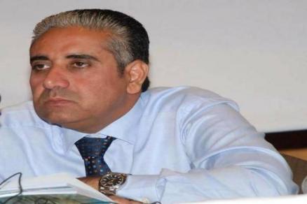 تشاجر مع نجل الرئيس هادي.. تعرف على أسباب إقالة محفظ البنك اليمني الناجح «حافظ معياد»