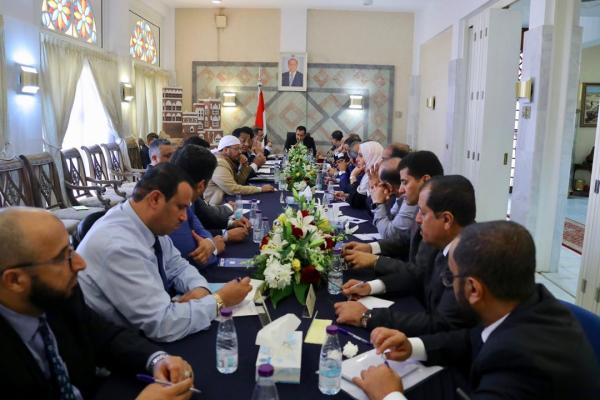 مفاجأة.. الحكومة اليمنية تعلن عودتها إلى الجنوب لإدارة شؤون الدولة !