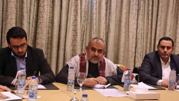 الحوثيون يقولون إنهم عرضوا صفقة لتبادل ألفي أسير حرب.. ومسؤول حكومي ينفي تلقي عرضهم !
