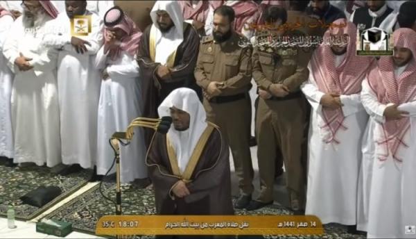 شاهد.. أول صلاة للشيخ ياسر الدوسري بعد تعيينه في الحرم المكي