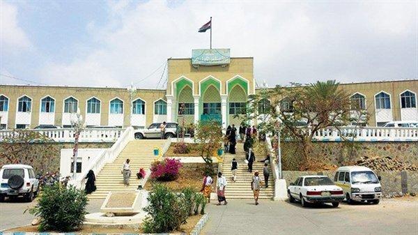 أطباء بلا حدود تلوح بتعليق عملها في "تعز" عقب اعتداء مسلح على مستشفى الثورة