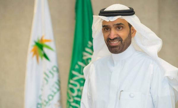 وزير العمل السعودية يُصدر قراراً جديداً بشأن التوطين في هذه المهن