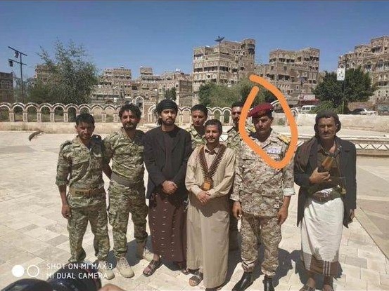 قائد لواء العروبة يكشف حقيقة الشخص الذي اعلن الحوثيون انضمامه اليهم كقائد للعروبة