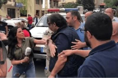 بالفيديو.. مشادة على الهواء مباشرة بين ملحن لبناني ومراسلة قناة.. أنتم قناة “عهر” .. وهكذا جاءت ردة فعل الأخيرة