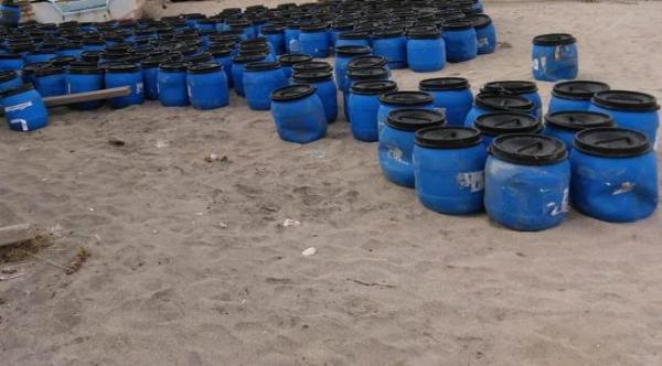 خفر السواحل تضبط زورقا يحمل مواد تدخل بصناعة المتفجرات
