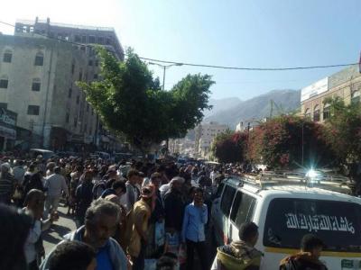  إغلاق مصلحة الهجرة والجوازات وغضب كبير في تعز