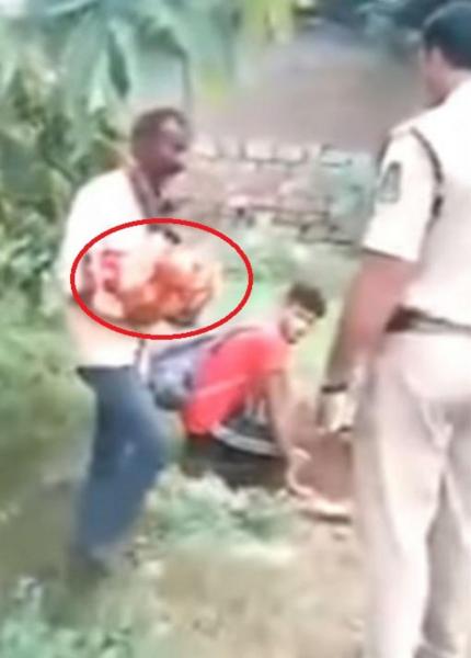 شاهد رضيعة بين يدي جدها ورجل يحفر قبرها.. ومفاجأة حدثت وأوقفت دفنها حية
