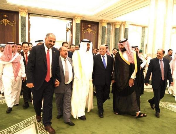 هادي يخرس الأصوات المناوئة له بهذه الصورة 