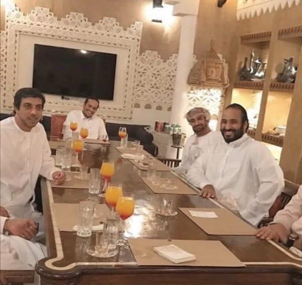 هذه حقيقة صورة اللقاء بين محمد بن سلمان ووزيرين إماراتي وقطري