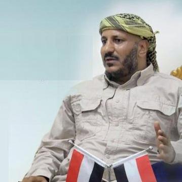 هل أصيب اللواء صغير بن عزيز في هجوم امس على مقر وزارة الدفاع بمأرب؟.. طارق صالح يجري اتصال !